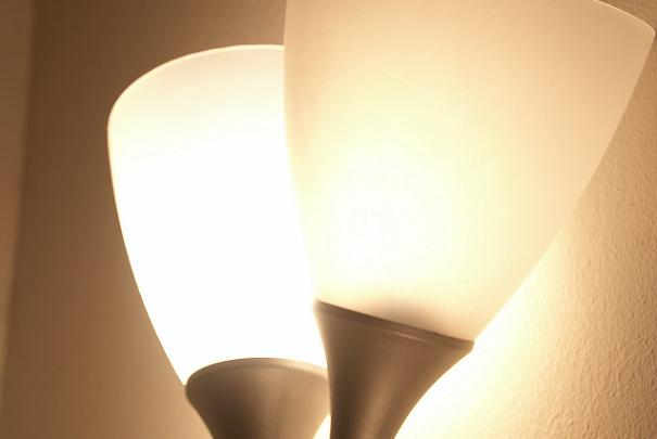 nettoyer_ampoule_electrique