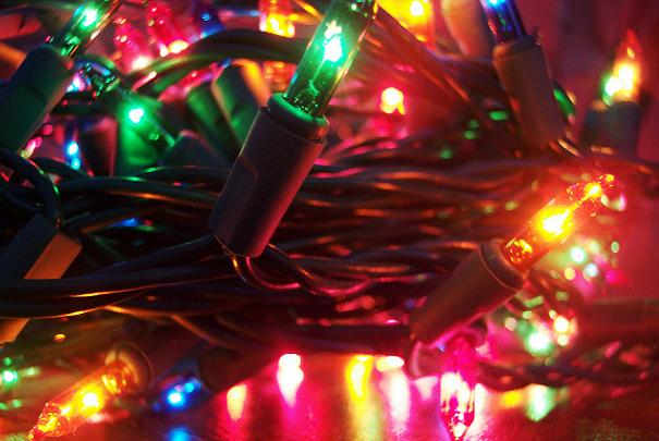 30 % des guirlandes électriques de Noël présentent des risques
