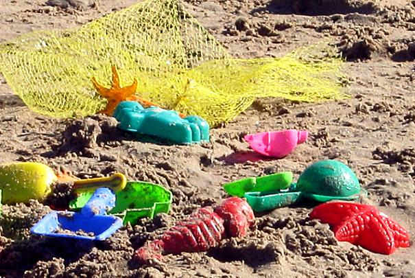 nettoyer_sable_jouet_enfant