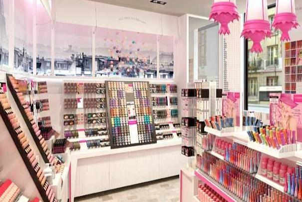 Ouverture à Paris de la première boutique de maquillage de la marque Bourjois